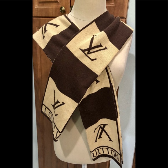 Other - Womens winter scarf